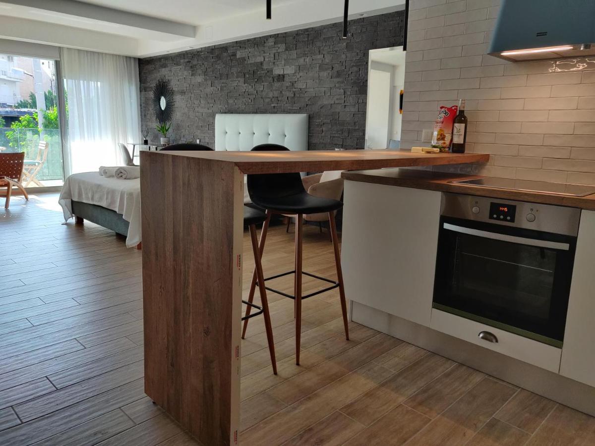 Sunny New Lovely Apartment 60 Meters From The Metro Athen Eksteriør billede